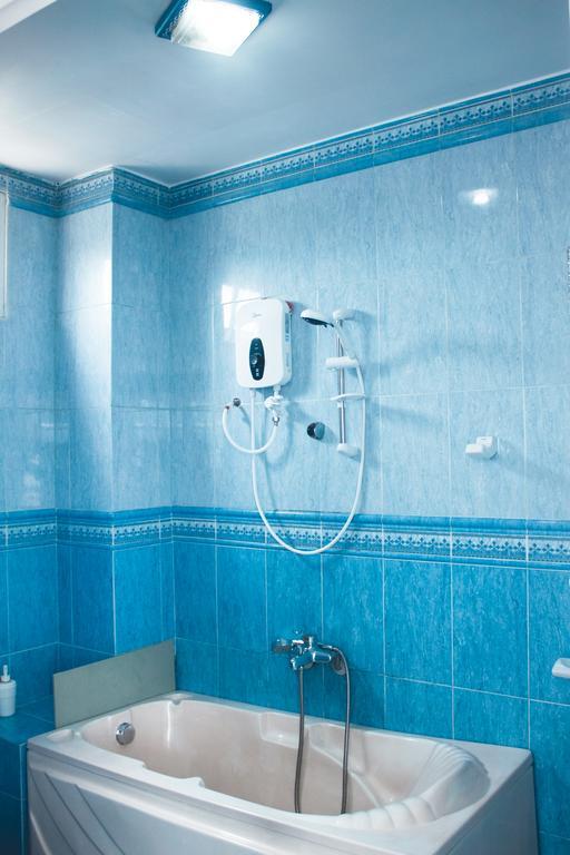 Vivid Seaside Homestay Nha Trang Esterno foto