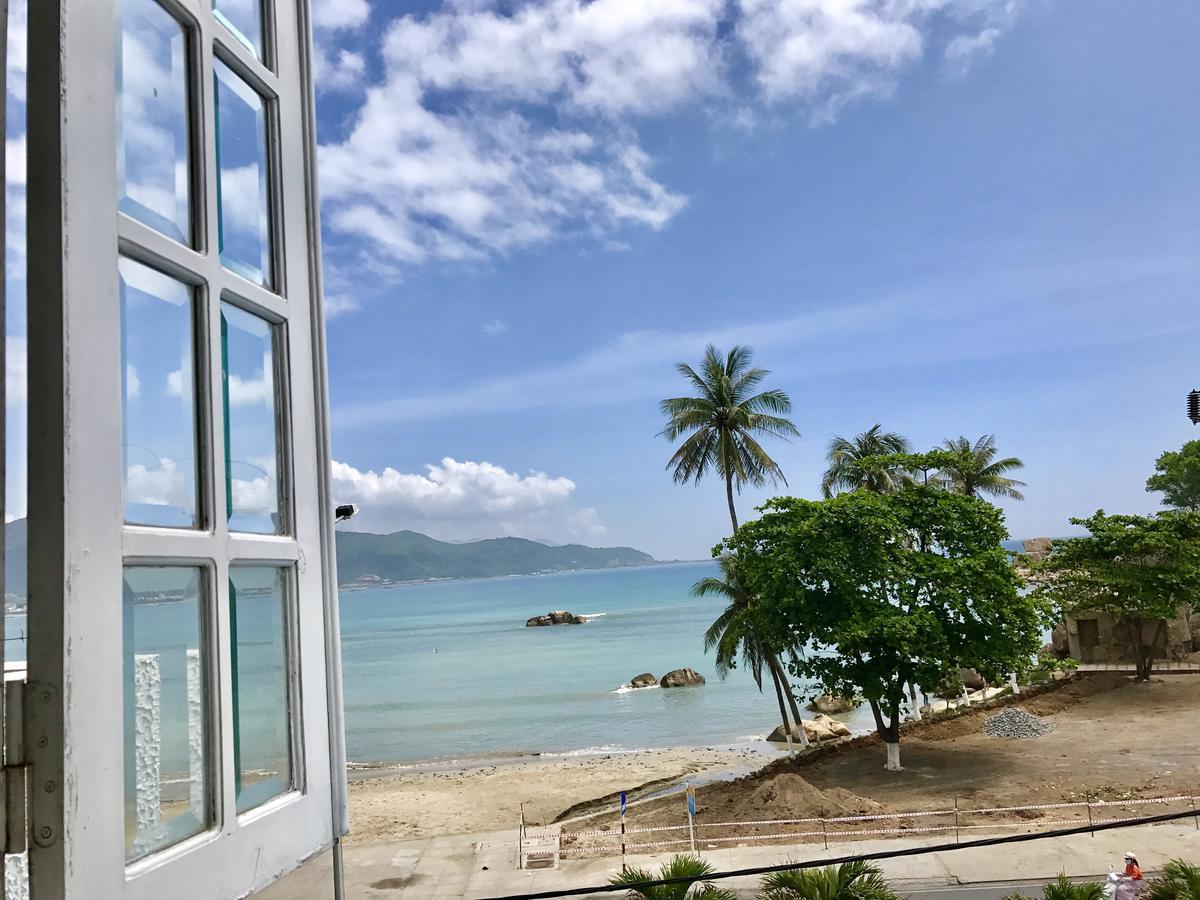 Vivid Seaside Homestay Nha Trang Esterno foto