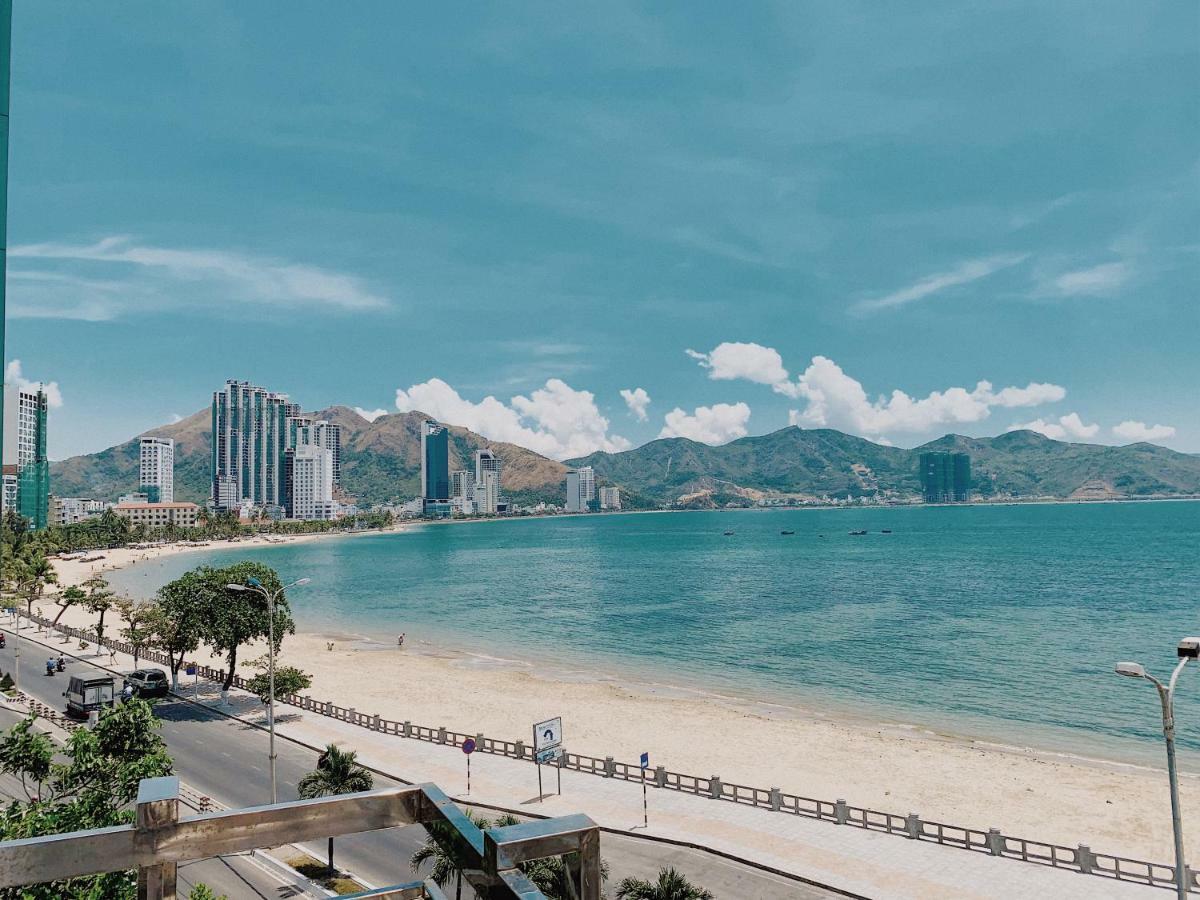 Vivid Seaside Homestay Nha Trang Esterno foto