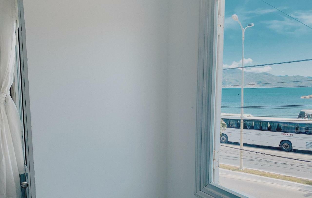 Vivid Seaside Homestay Nha Trang Esterno foto