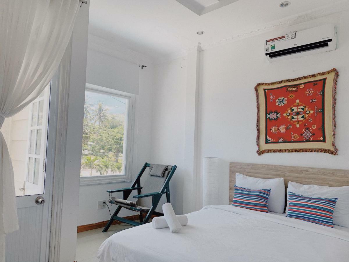 Vivid Seaside Homestay Nha Trang Esterno foto