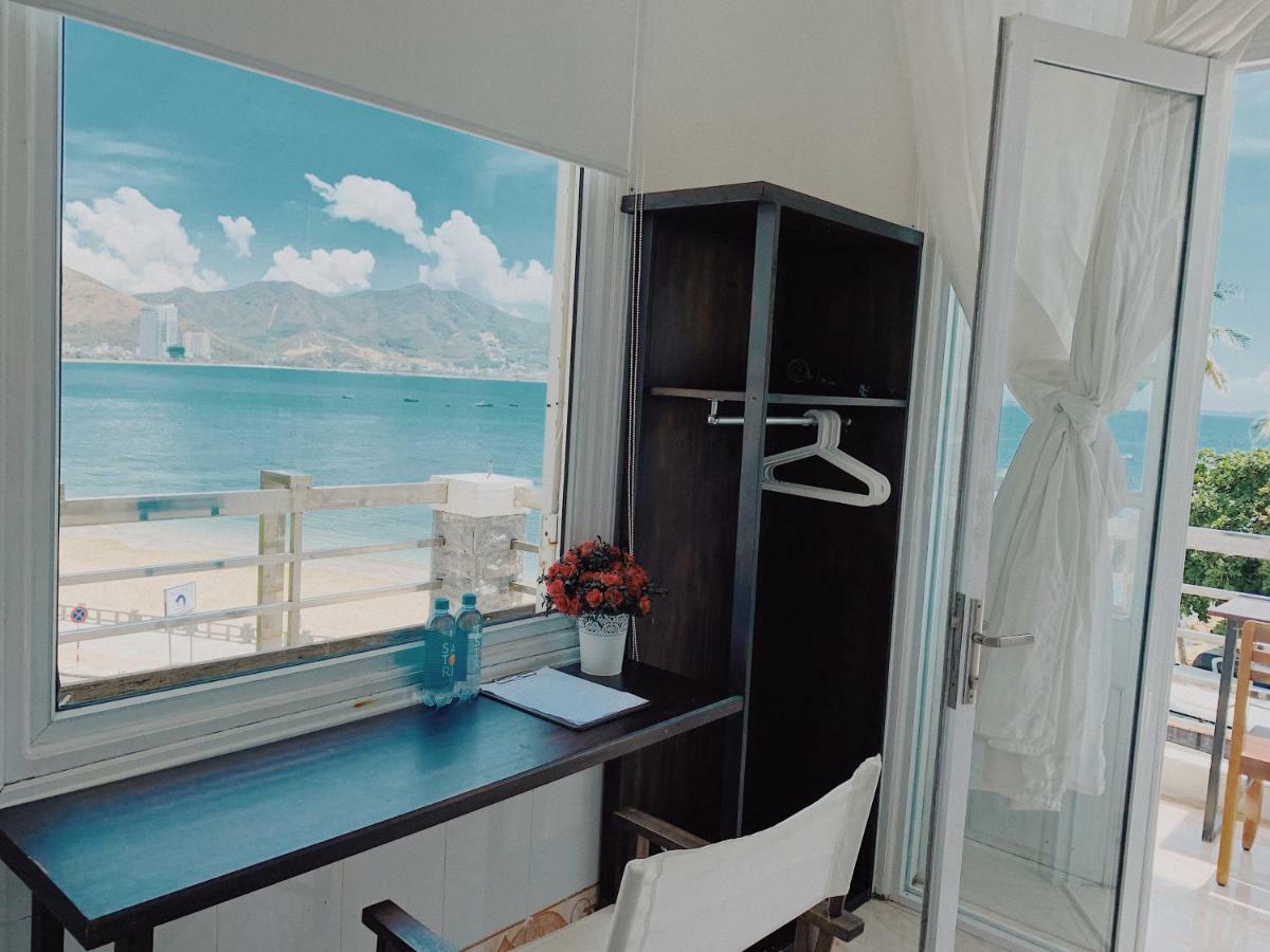 Vivid Seaside Homestay Nha Trang Esterno foto