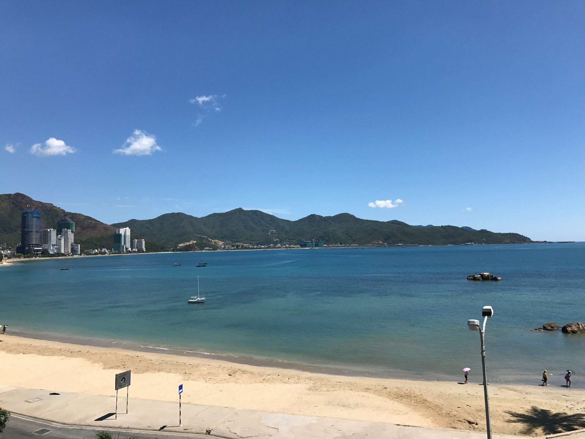 Vivid Seaside Homestay Nha Trang Esterno foto